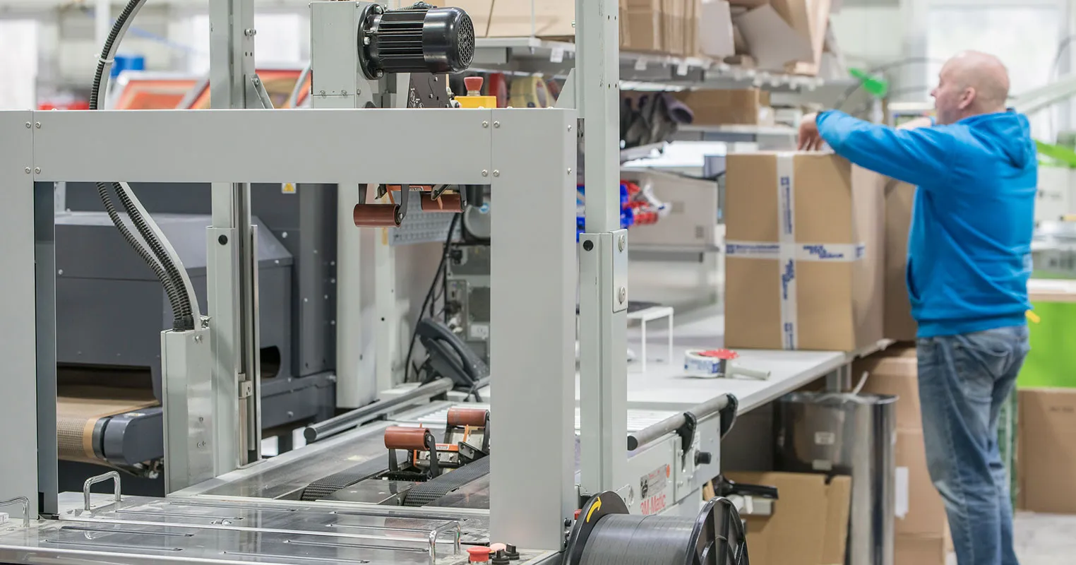 Versand und Logistik mit automatisierter Verpackung